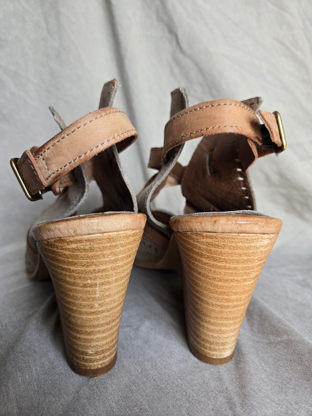 Miz Mooz Beige & Tan Leather Strappy Wedge Sandals Size 38 - Picture 6 of 13